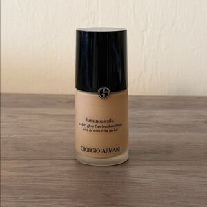 Giorgio Armani Luminous Silk Perfect Glow Flawless Foundation Shade 3.5